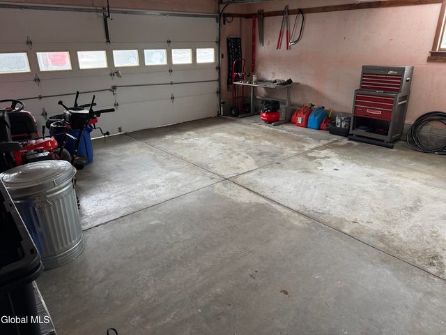 115 Hollywood Road, Amsterdam, NY 12010