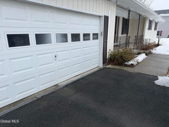 115 Hollywood Road, Amsterdam, NY 12010