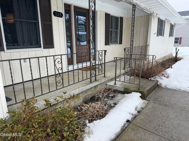 115 Hollywood Road, Amsterdam, NY 12010