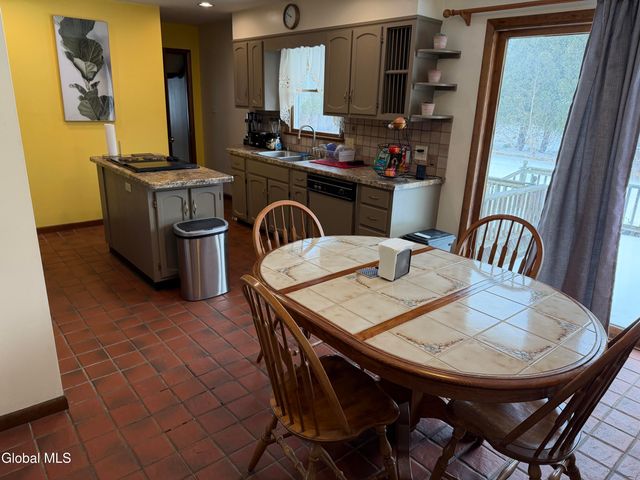 115 Hollywood Road, Amsterdam, NY 12010