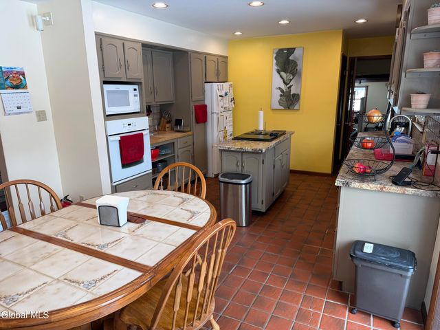 115 Hollywood Road, Amsterdam, NY 12010