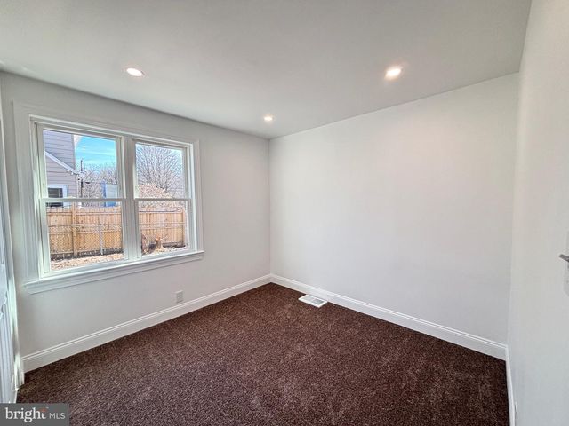 60 ROBERTS AVE, Clayton, NJ 08312