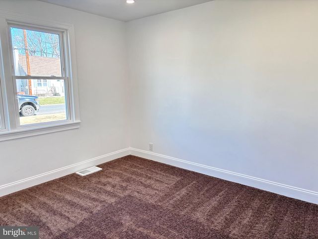 60 ROBERTS AVE, Clayton, NJ 08312