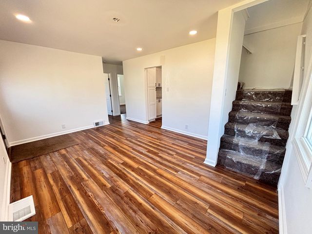 60 ROBERTS AVE, Clayton, NJ 08312