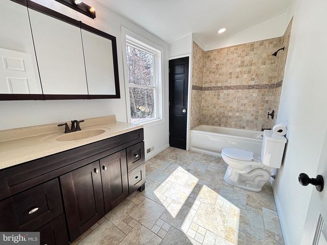 60 ROBERTS AVE, Clayton, NJ 08312