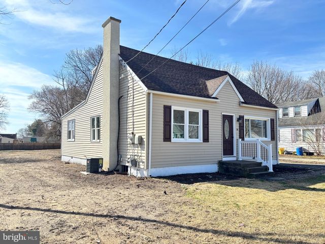 60 ROBERTS AVE, Clayton, NJ 08312