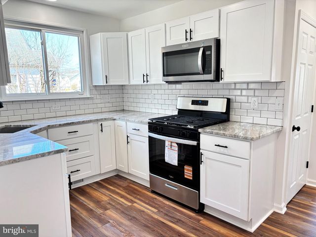 60 ROBERTS AVE, Clayton, NJ 08312