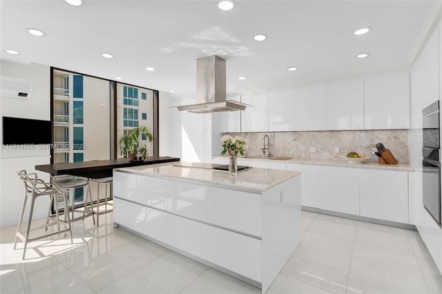 16275 Collins Avenue UPH1, Sunny Isles Beach, FL 33160