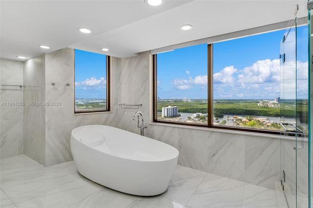16275 Collins Avenue UPH1, Sunny Isles Beach, FL 33160