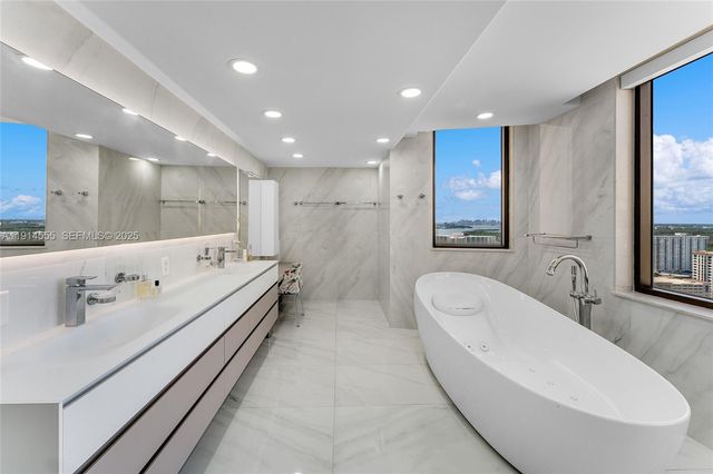 16275 Collins Avenue UPH1, Sunny Isles Beach, FL 33160