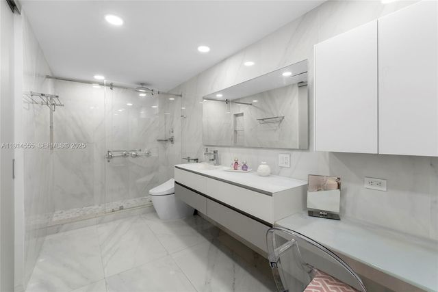 16275 Collins Avenue UPH1, Sunny Isles Beach, FL 33160