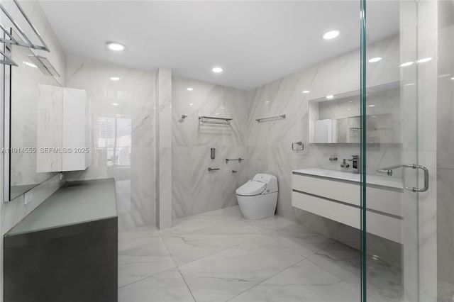 16275 Collins Avenue UPH1, Sunny Isles Beach, FL 33160