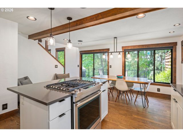 2031 DOGWOOD Dr, Eugene, OR 97405