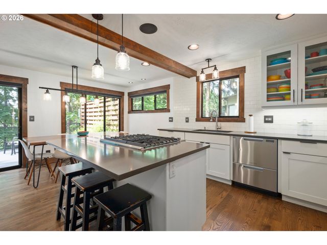 2031 DOGWOOD Dr, Eugene, OR 97405