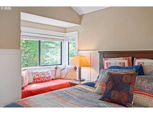 2031 DOGWOOD Dr, Eugene, OR 97405