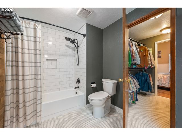 2031 DOGWOOD Dr, Eugene, OR 97405