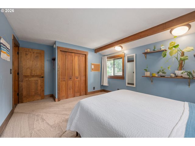 2031 DOGWOOD Dr, Eugene, OR 97405