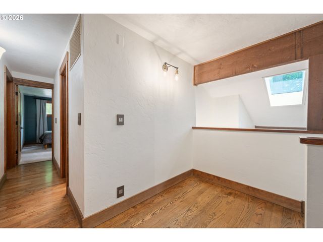 2031 DOGWOOD Dr, Eugene, OR 97405