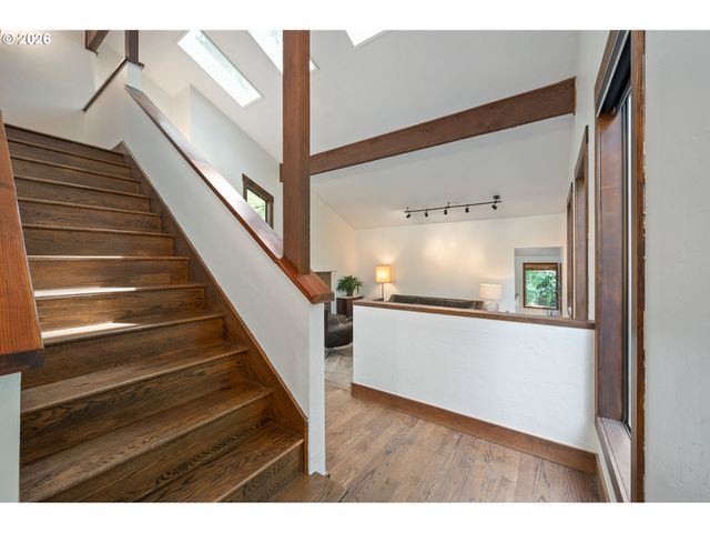 2031 DOGWOOD Dr, Eugene, OR 97405