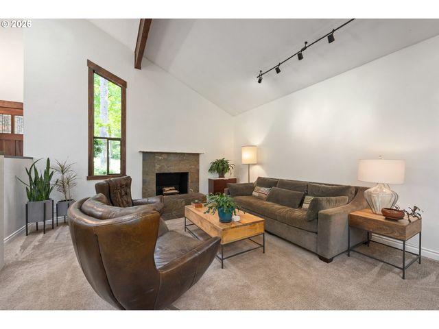 2031 DOGWOOD Dr, Eugene, OR 97405