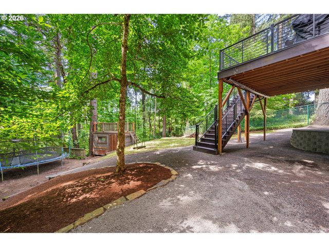 2031 DOGWOOD Dr, Eugene, OR 97405