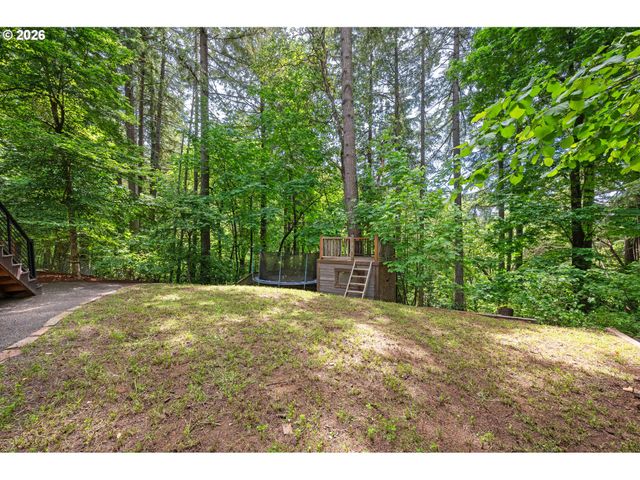2031 DOGWOOD Dr, Eugene, OR 97405