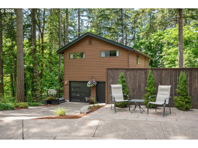 2031 DOGWOOD Dr, Eugene, OR 97405