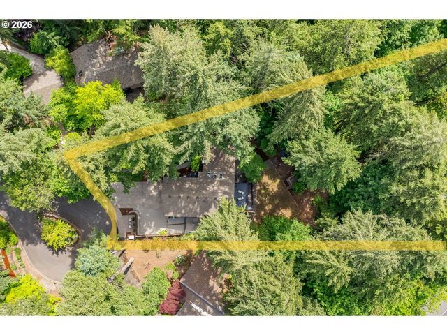 2031 DOGWOOD Dr, Eugene, OR 97405