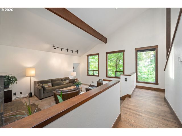 2031 DOGWOOD Dr, Eugene, OR 97405