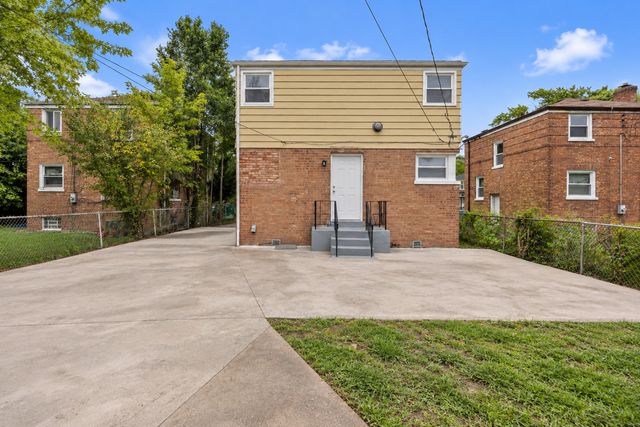 9138 S Perry Avenue, Chicago, IL 60620
