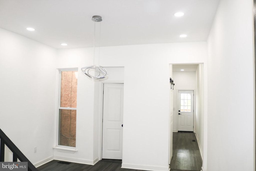 Image 11 of property listing at 322 N MONROE ST, Baltimore, MD 21223