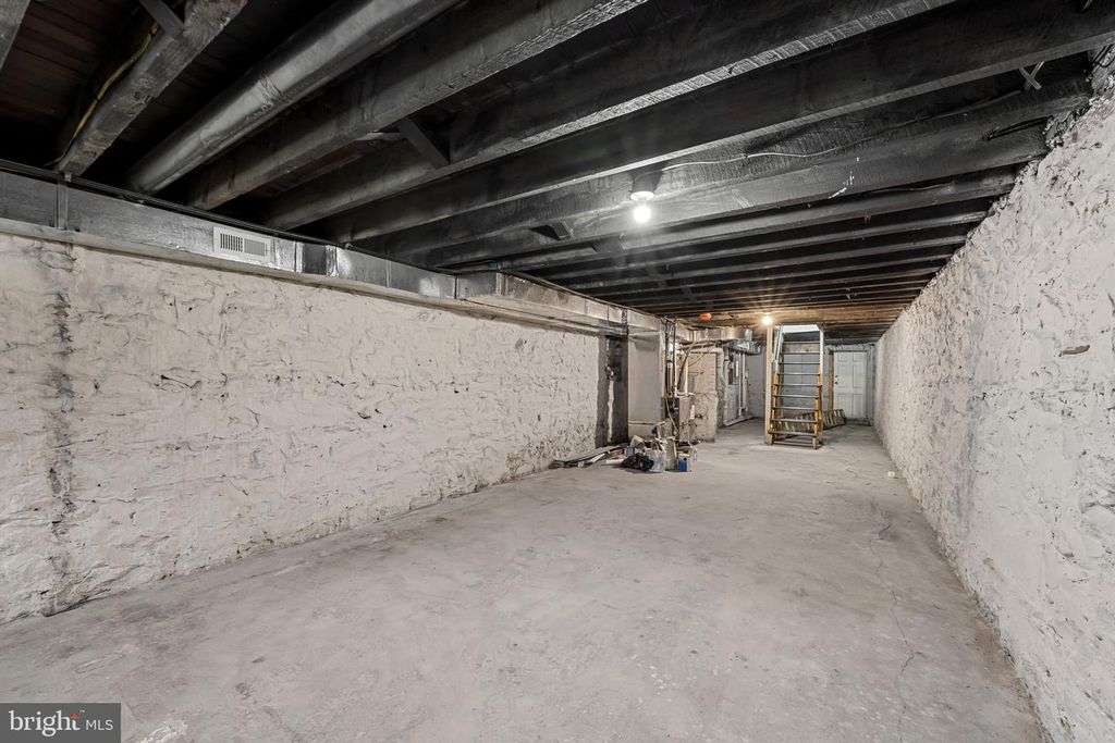 Image 17 of property listing at 322 N MONROE ST, Baltimore, MD 21223