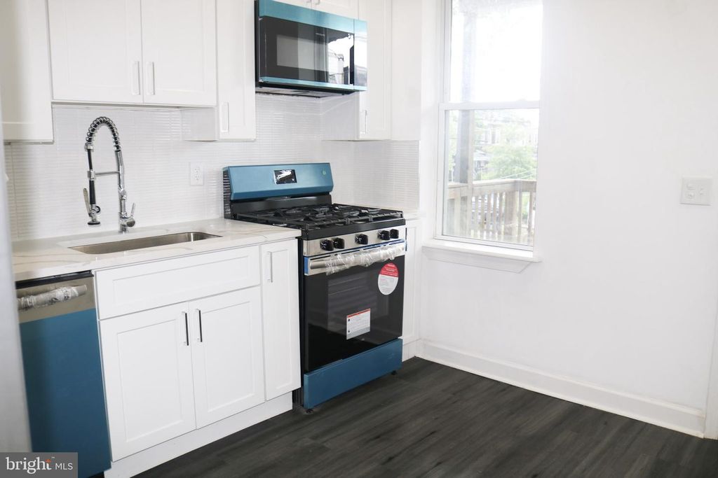 Image 18 of property listing at 322 N MONROE ST, Baltimore, MD 21223