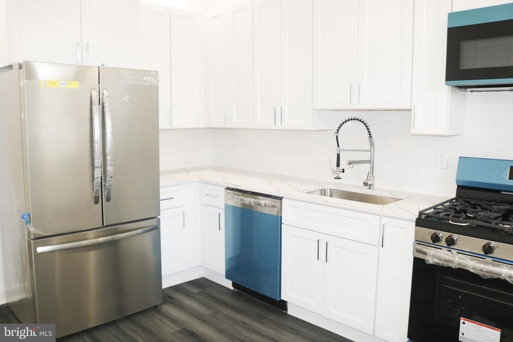 Image 19 of property listing at 322 N MONROE ST, Baltimore, MD 21223