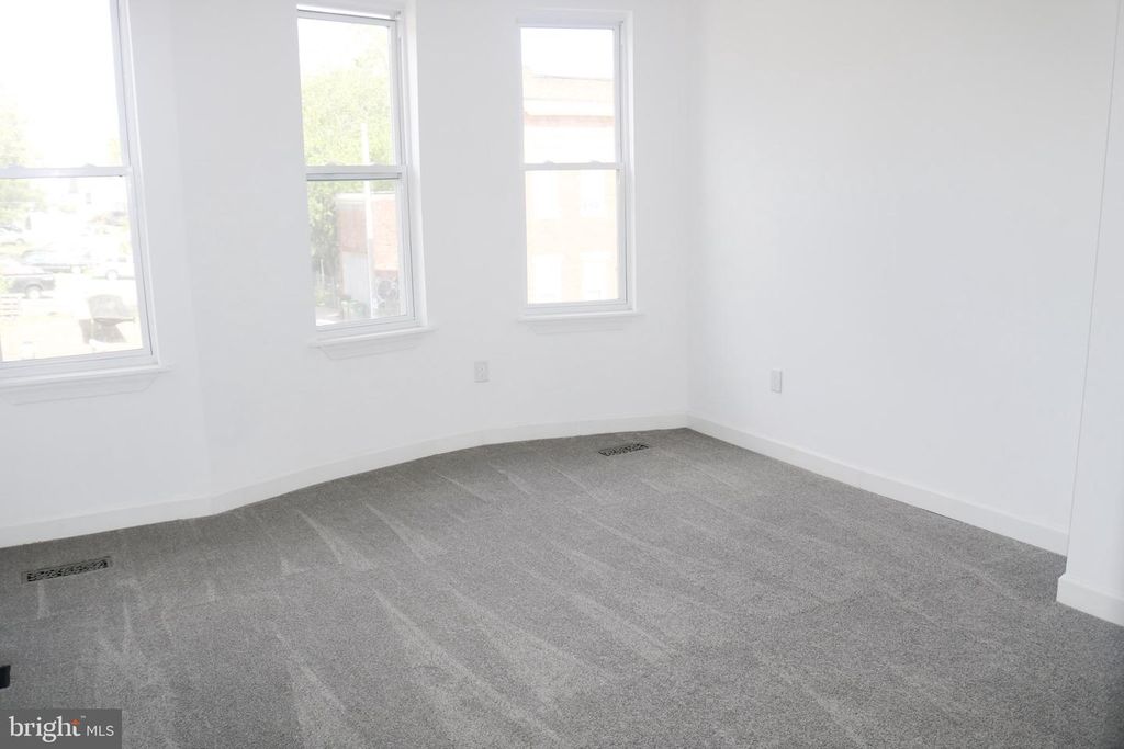 Image 23 of property listing at 322 N MONROE ST, Baltimore, MD 21223