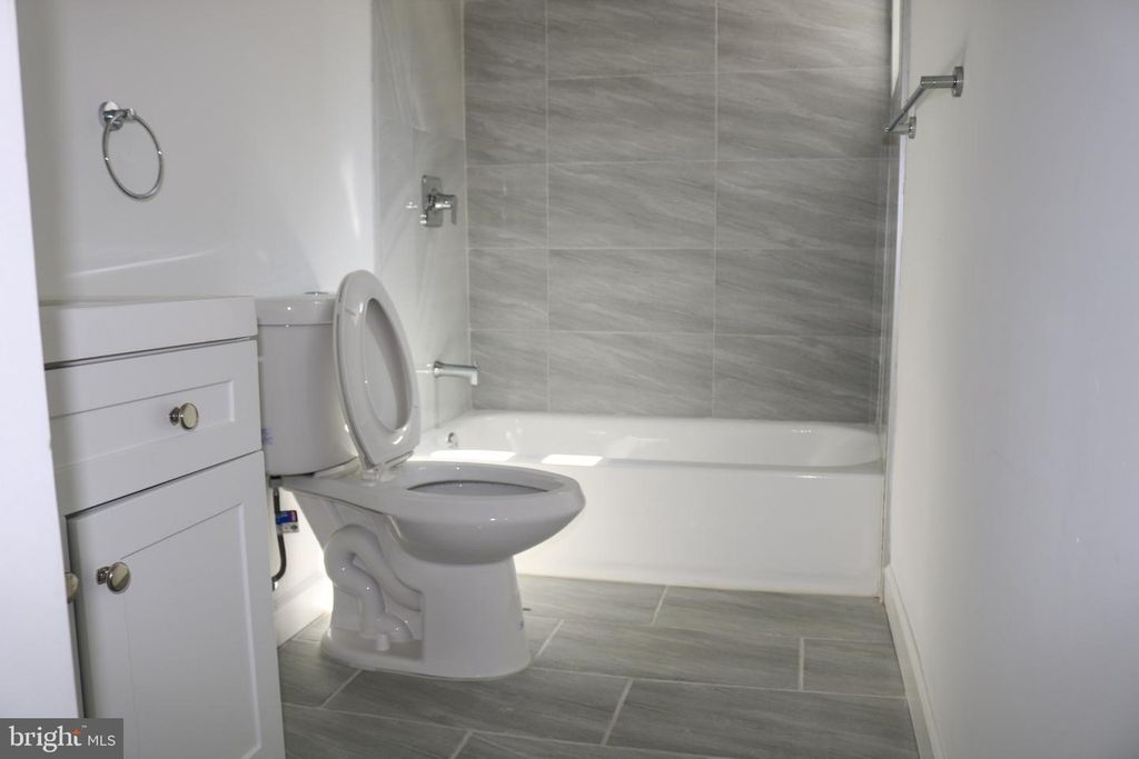 Image 34 of property listing at 322 N MONROE ST, Baltimore, MD 21223