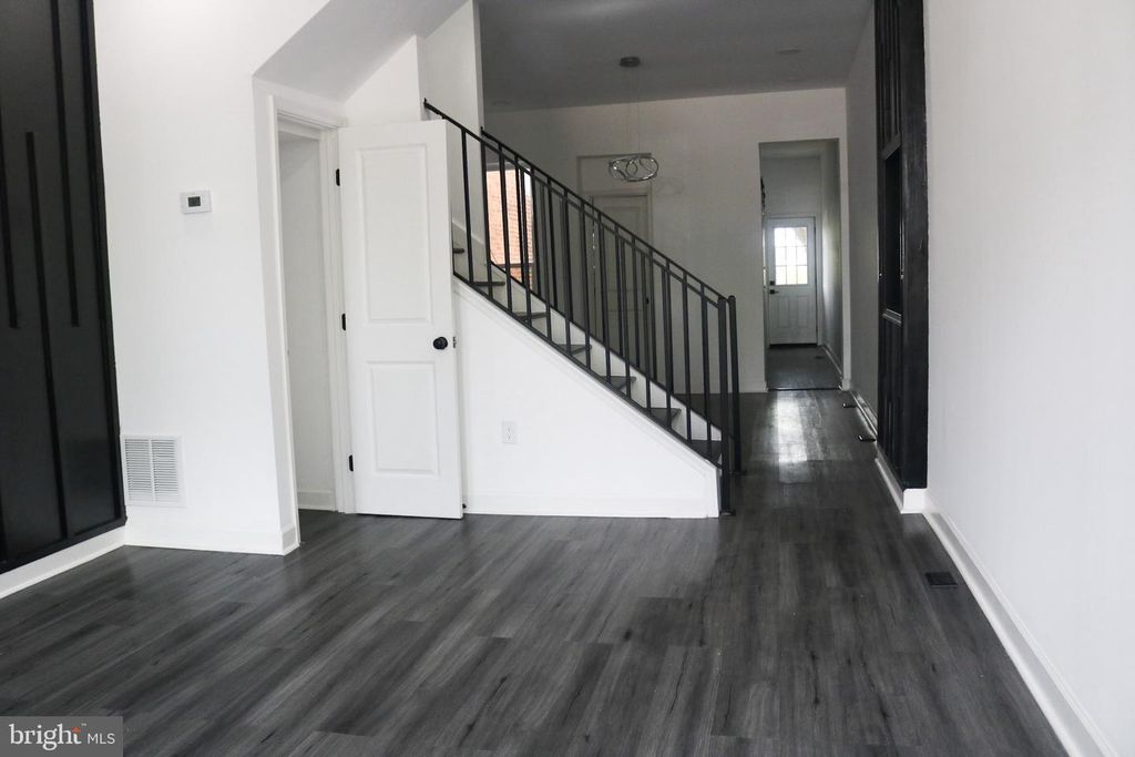 Image 9 of property listing at 322 N MONROE ST, Baltimore, MD 21223