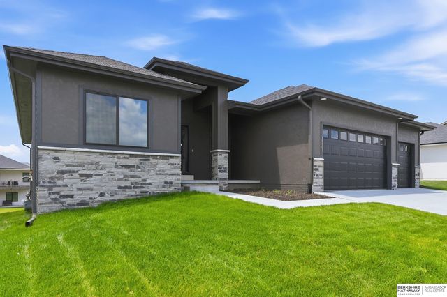19903 Cottonwood Street, Gretna, NE 68028