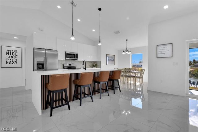 102 NW 20th ST, Cape Coral, FL 33993