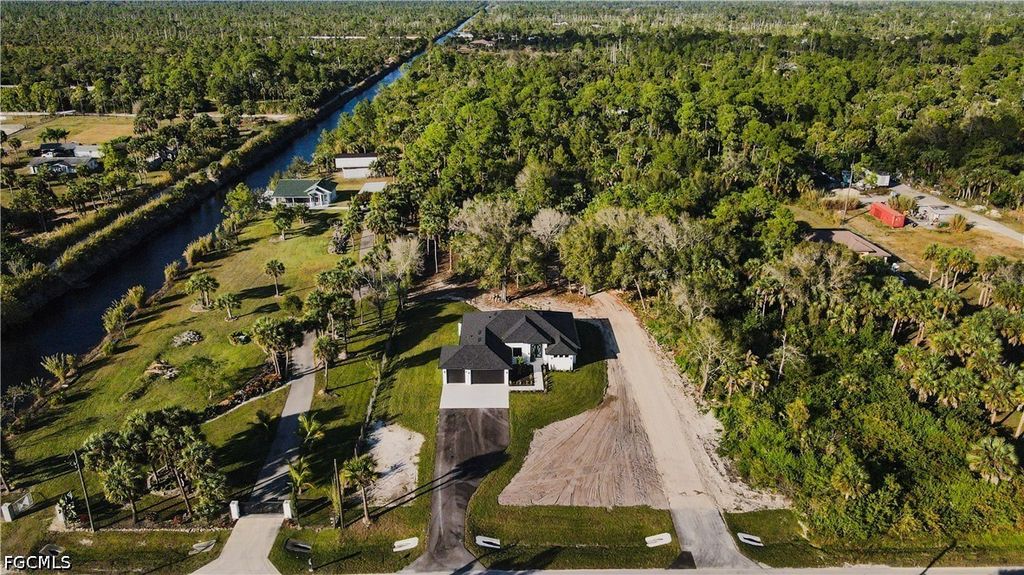2565 28th AVE SE, Naples, FL 34117