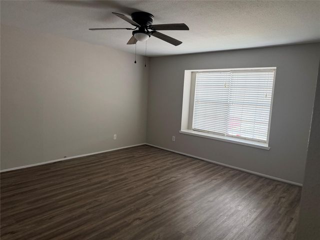 4444 Victory Drive 1208, Houston, TX 77088