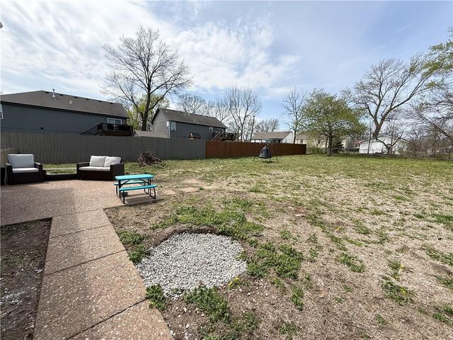 210 S Franklin Street, Raymore, MO 64083