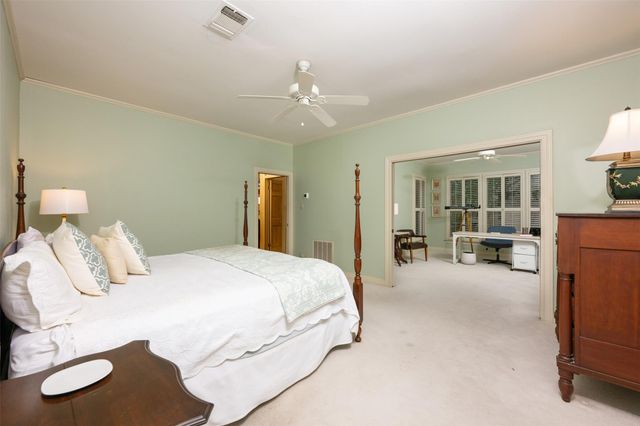52 Club Estates PKWY, The Hills, TX 78738