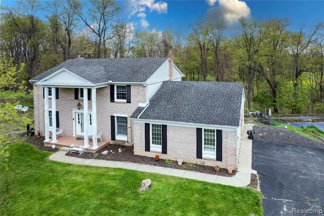2235 Stonewall Drive, Ortonville, MI 48462
