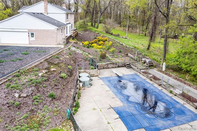 2235 Stonewall Drive, Ortonville, MI 48462
