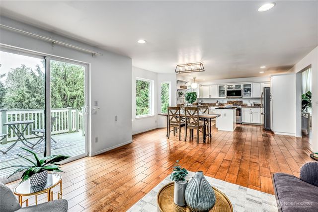 34599 Bridge View Drive NE, Kingston, WA 98346