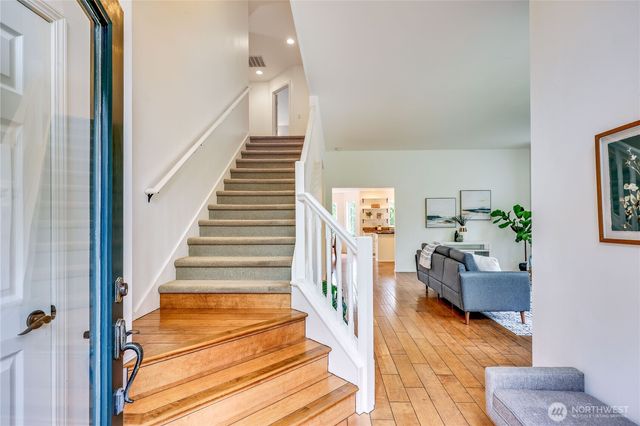 34599 Bridge View Drive NE, Kingston, WA 98346