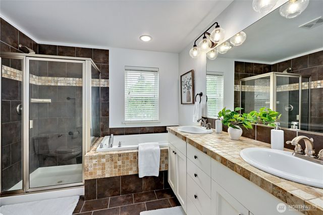 34599 Bridge View Drive NE, Kingston, WA 98346