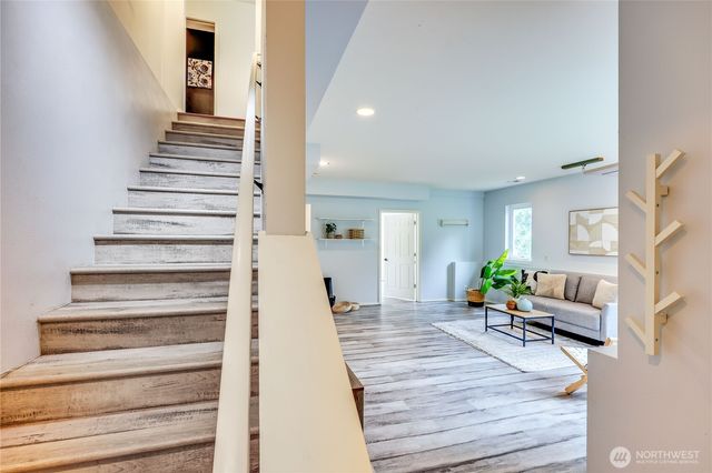 34599 Bridge View Drive NE, Kingston, WA 98346