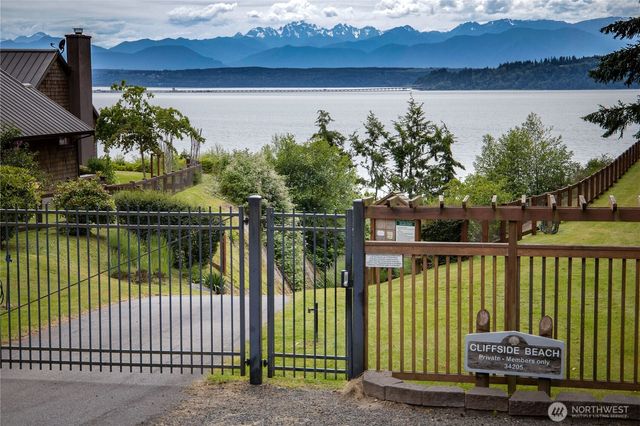 34599 Bridge View Drive NE, Kingston, WA 98346